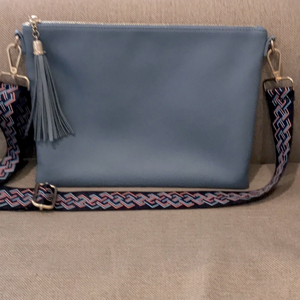 Unbranded Soft Cornflower Blue Leather Crossbody w/Adjustable Guitar Strap NWOT